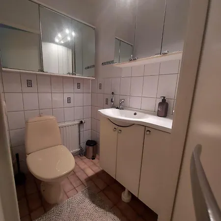 Quarto em Acomodações Particulares Private In The Shared Detached House In