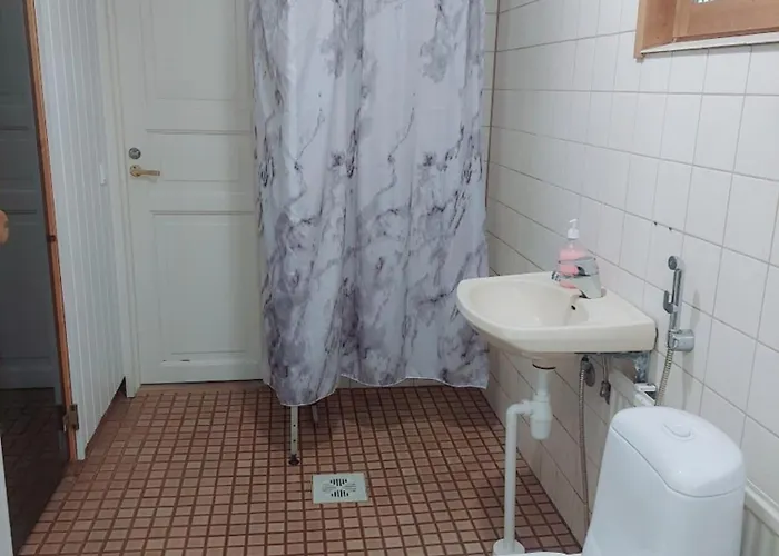 Δωμάτια σε οικογενειακή κατοικία Private In The Shared Detached House In